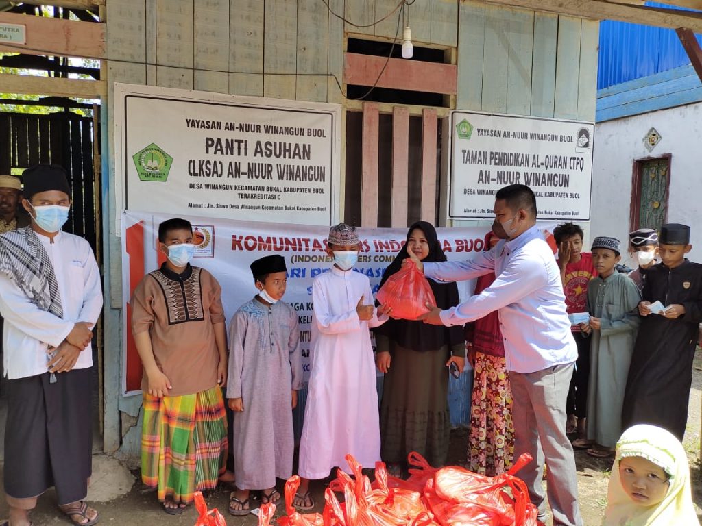 KOPI Buol menyambangi Yayasan Panti Asuhan AN-NUUR Winangun di Desa Modo Kecamatan Bukal, untuk membagikan paket sembako kepada para santri dan santriwati.