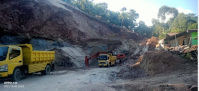 Aktifitas galian C di desa Tungoi Satu Kecamatan Lolayan Kabupaten Bolmong