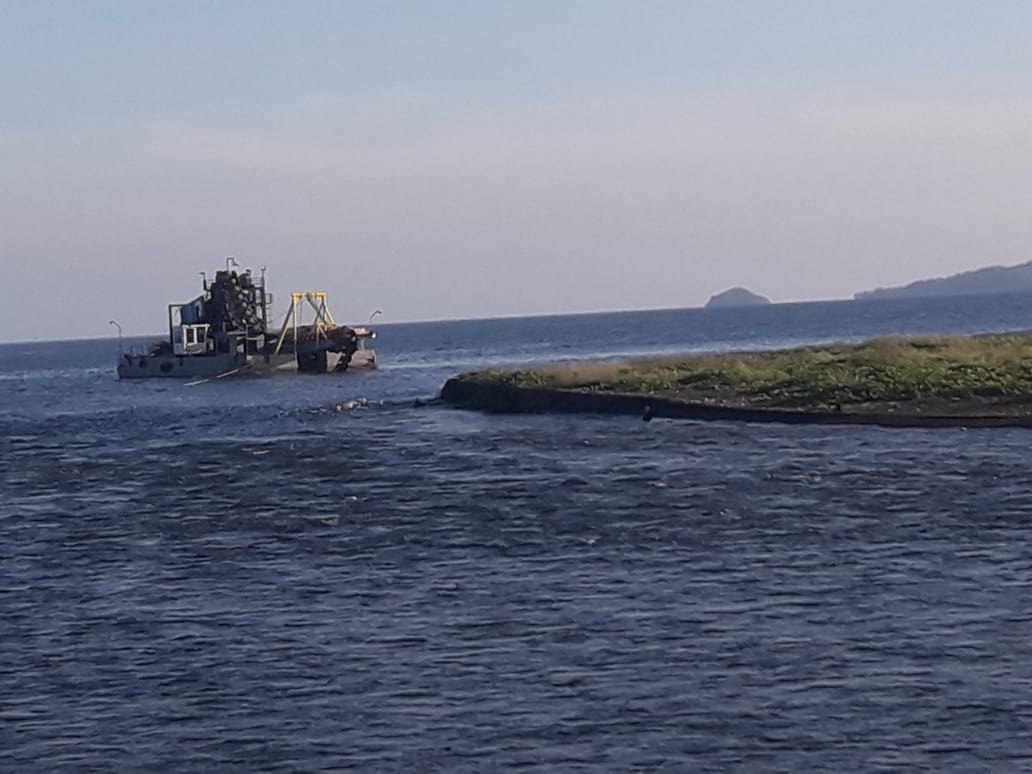 Keberadaan kapal dipesisir pantai kotabunan