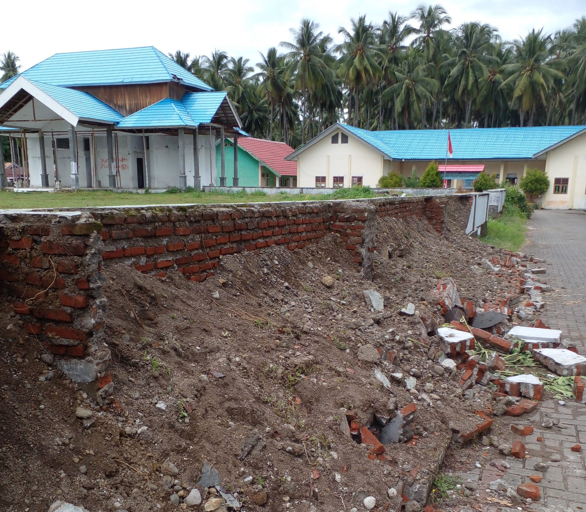 Kondisi Lapangan Pondabo di Desa Tutuyan Kecamatan Tutuyan Kabupaten Bolaang Mongondow Timur