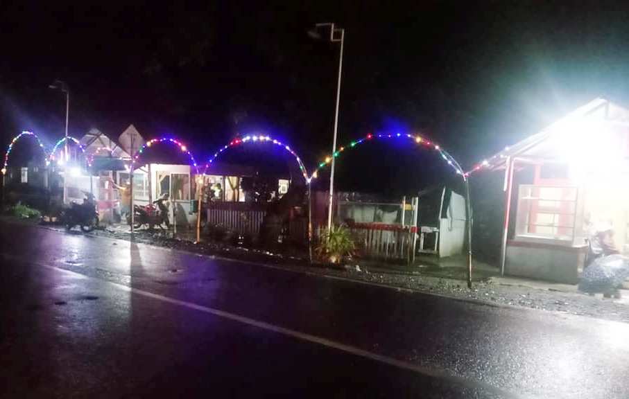 Tampak jejeran lampu hias jelang Ramadhan di desa Sangkub II Kecamatan Sangkub yang dilombakan selama Bulan Puasa Ramadhan