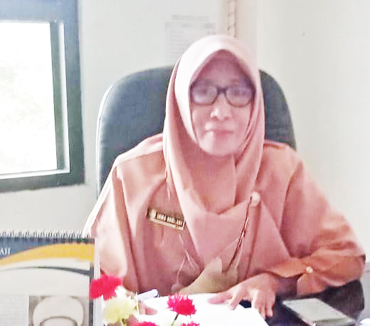 Kabid Ketenagaan Dra. Irma Suryani, M.Si