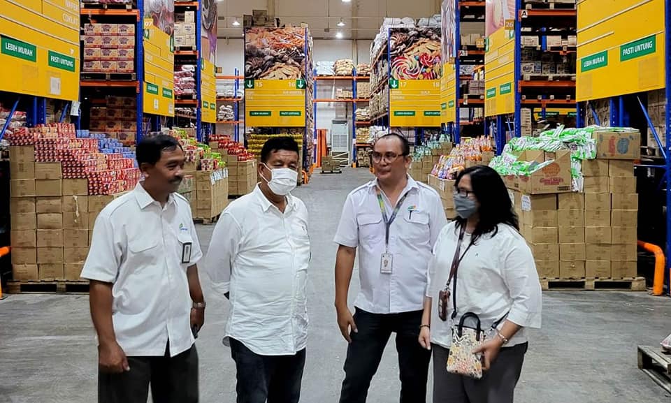 Bupati Simalungun Sumatera Utara saat menu=injau langsung Pasar Induk di Kramat Jati Jakarta Timur