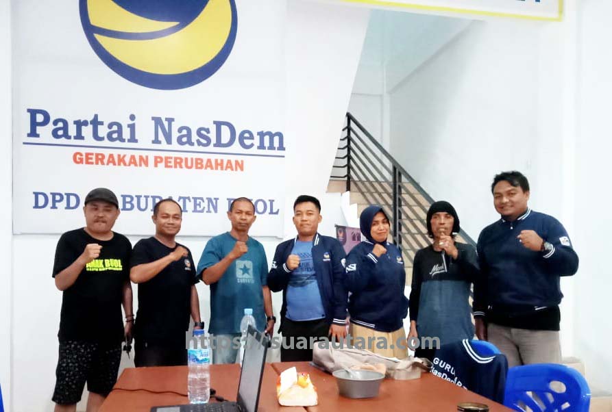 Kunjungan Insan Pers Buol di Sekretariat Partai Nasdem diterima Sekretaris DPD Nasdem Erpin Samad, Agung dan Akabr Aii, Sabtu (5/11/2022) Foto : suarautara.com