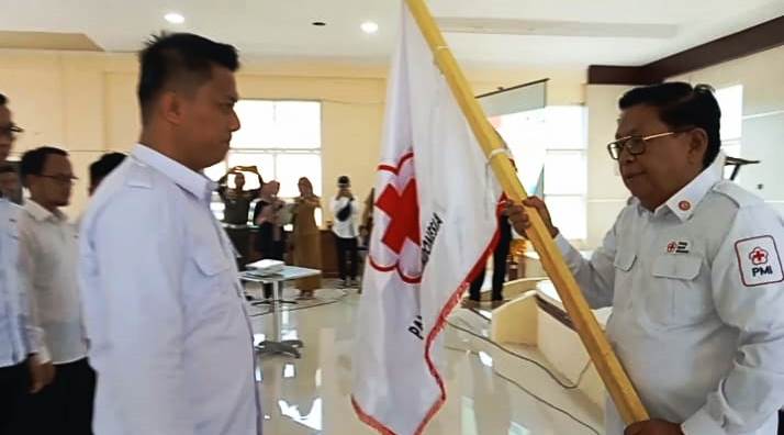 Pengurus dan dewan kehormatan PMI Kabupaten Buol Perioder 2022-2027 dilantik oleh ketua PMI provinsi Sulawesi Tengah (Sulteng) melalui ketua Bidang Organisasi, Drs H. Amirudin Syam Sahib.Senin 6 Februari 2023 (Foto : suarautara)