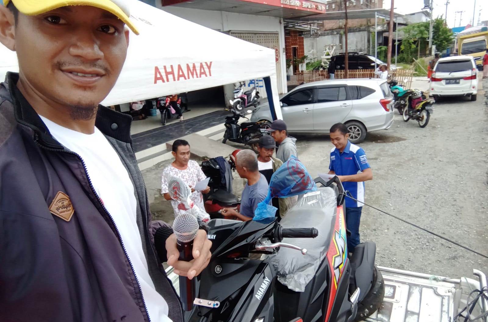 Hadiah utama untuk Open Turnamen Kades Cup 1, dijemput Panitia persiapan untuk Kick Off, 15 Mei 2023.