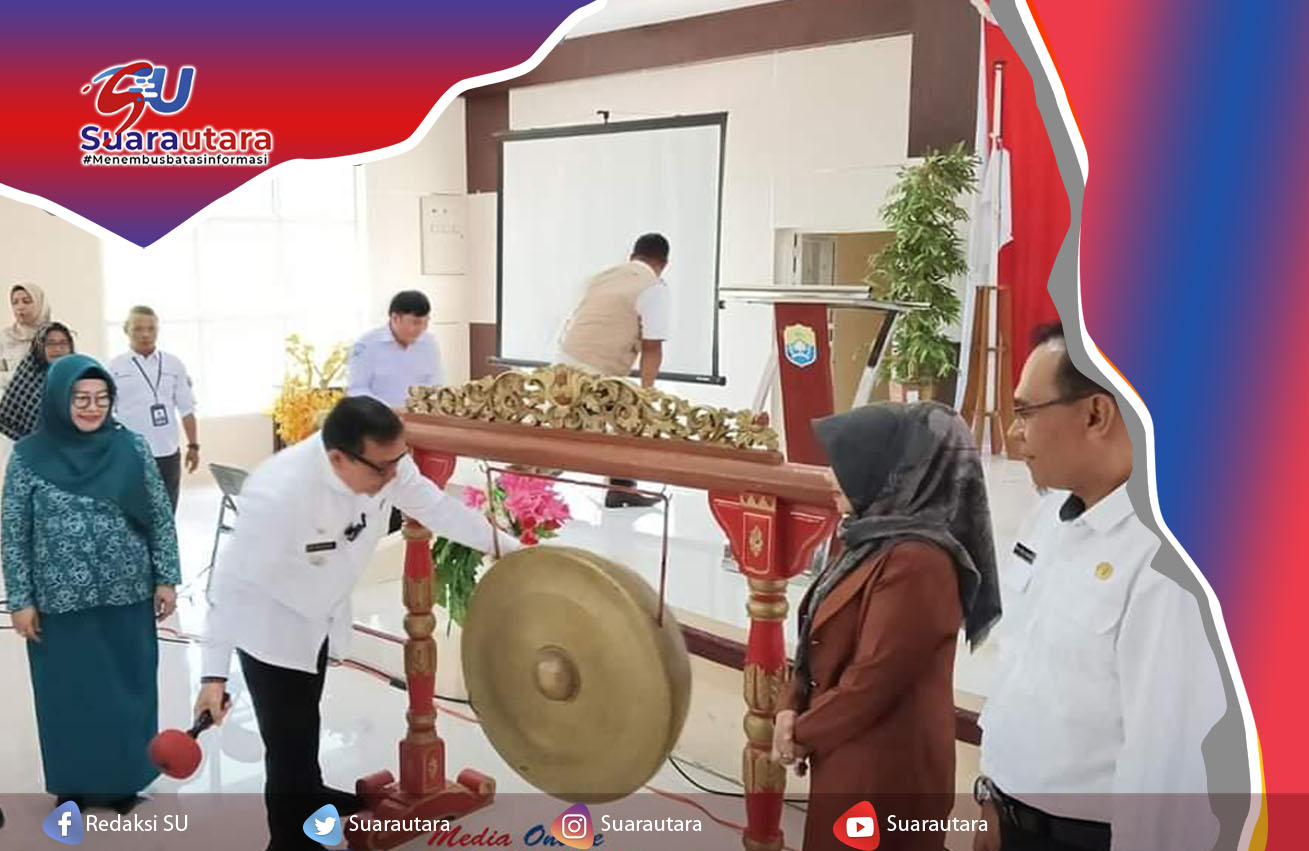 Ketua DPRD Buol Srikandi Batalipu, mendampingi Pj Bupati Buol dan Tim Percepatan Penurunan Stunting (TPPS) melaksanakan kegiatan Rembuk Stunting yang digelar di Aula Lantai.2 Kantor Bupati Buol, Rabu, (23/8/2023).