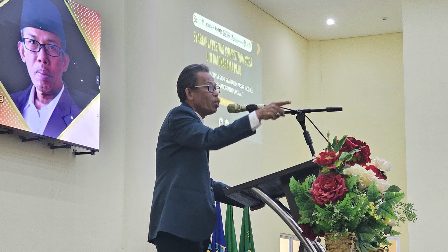 Rektor UIN Datokarama Palu, Prof. Dr. H. Lukman, S. Thahir, M.Ag. hadir menyampaikan sambutan sekaligus kembuka kegiatan ini secara resmi, di Auditorium kampus I pada tanggal 27 November 2023.