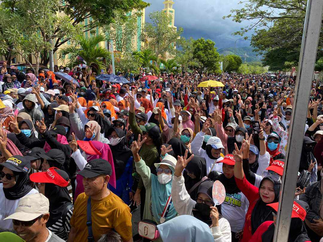 Rusdy Mastur Lepas 12 Ribu Peserta Jalan Santai Sangganipa Fest Buol,(Foto: Kasmir Sy Male)