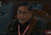 Foto Saksi Ahli saat baca  putusan di depan Hakim MK