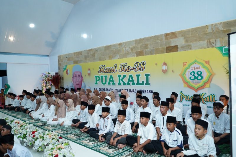 Sekda Sigi Hadiri Peringatan HAUL Pua Kali ke-38 di Gedung Ampera Biromaru