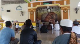 Gelar Program Jum'at Keliling, Kapolsek Paleleh Sapa Warga Dopalak