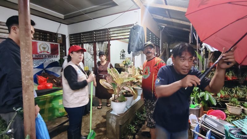 Wabup Minahasa Vanda Sarundajang Tinjau Lokasi Banjir dan Longsor di Desa Tikela