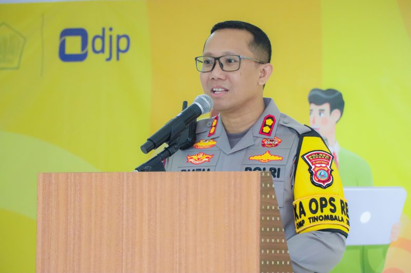 Foto KapolresBanggai AKBP Putu Hendra Binangkari