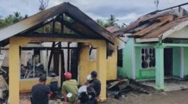 Rumah Kades Bakan di Bolmong Dilalap Si jago Merah
