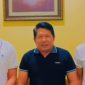 Foto Ketua DPD II Partai Golkar Banggai Bersama Ketua DPRD, Ketua Komisi II Saat Berikan ucapan 