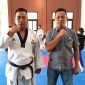 Pelatih kepala Sanim Fery Tewu bersama Ketua Pengkab Taekwondo Touna, Agung Dilapanga