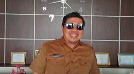 Foto Plt Kaban BKD Banggai Syafrudin Hinelo.S.STP.M.Si saat di kantornya