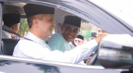 Disupiri Menteri Transmigrasi, Gubernur Anwar Jadi Ajudan Sementara