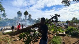 Kerja Bakti Massal Bersihkan Pekuburan Desa