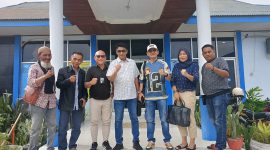 Kepala LPP TVRI Stasiun Sulteng, Haris Zakaria, S.E., M.Si., menerima kunjungan silaturahmi dari Ketum PJS, Mahmud Marhaba, S.Pd., M.I.Kom., C.IJ., C.PW., di Kantor TVRI Sulteng Jum’at, (11/7).Foto : Ist