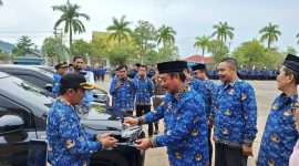 Bupati Tolitoli Amran Hi Yahya Serahkan SK P3K dan Mobil Operasional Para Camat