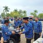 Bupati Tolitoli Amran Hi Yahya Serahkan SK P3K dan Mobil Operasional Para Camat