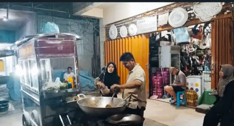 Nasi Goreng Mas Uki Jadi Primadona di Buol