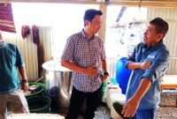 Senator Sulteng Mayrizal Andhika Amir Kunjungi Pabrik Tahu di Buol
