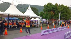Foto Kepala Cabang BSI Luwuk Tri Surya Stafian ikut Lari dalam BRC ke 4 2025 10k