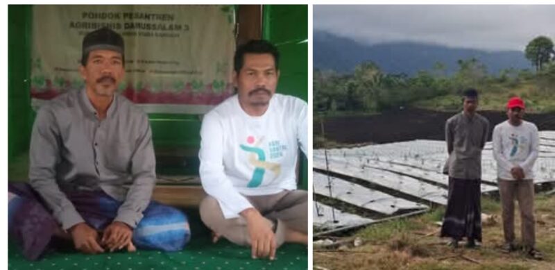 Foto, Kiai Munawar, pengasuh pesantren bersama seorang pemerhati pendidikan sekaligus pendiri Bonua Sastra, Rastono Sumardi