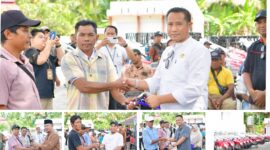 Foto, Mewakili Bupati Kadis TPHP Subhan Lanusi serahkan Hand Traktor pada petani bersama Sekdis TPHP dan Para kabid