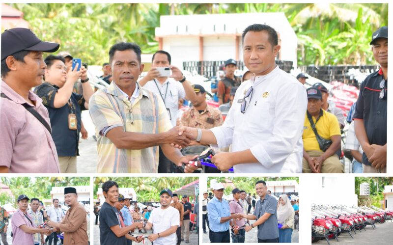 Foto, Mewakili Bupati Kadis TPHP Subhan Lanusi serahkan Hand Traktor pada petani bersama Sekdis TPHP dan Para kabid