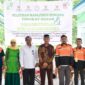 Foto Asisten II Mujiono Lasitata.SH.M.H Kaban BPBD Feri Sujarman dan pengurus Baznas 