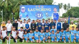 Foto Bersama Kadispora Drs Yori Ntoi Bersama Unsur Forkopimcam Dan Para pemain 