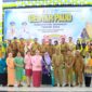 Foto, Wabup Drs H Furqanuddin Bersama Ketua Bunda PAUD Banggai Ir Hj Samsuarni Amirudin.SE.MM serta para Bunda Paud Kecamatan 