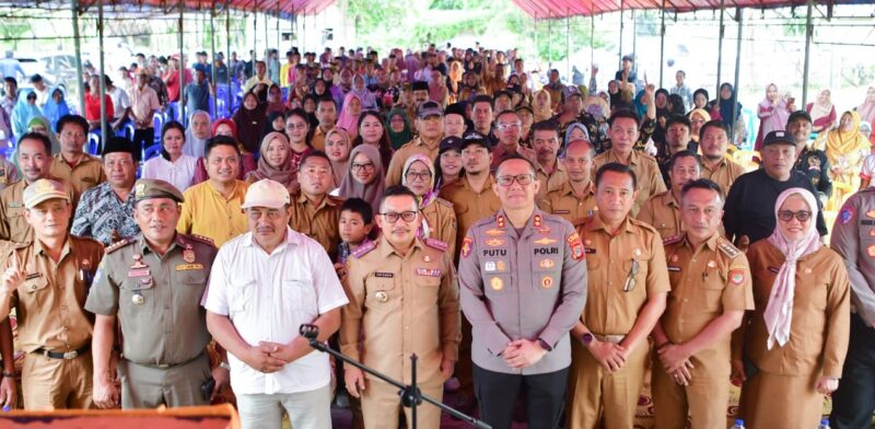 Foto Bupati Ir.H.Amirudin.MM, Kapolres Banggai AKBP Putu Hendra Binangkari.S.I.K, serta para OPD dan Unsur Forkopimcam Luwuk Timur dan Masyarakat nya