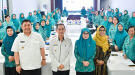 Foto Staf Ahli Bupati, Amin Jumain, KadisP2KB P3A Faisal Karim, Ketua TP-PKK Banggai Ir Hj Syamsuarni Amirudin.SE, Sekertaris,KPA Rampia Lamiri.