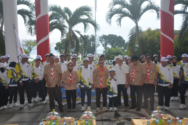 Foto Bupati Banggai Ir.H.Amirudin.MM Bersama Kadispora Drs Yori Ntoi, Kaban BPKAD Drs Damri Dajanun.M.Si, Kadis PUPR I Dewa Supartiagama,Kadisnakertrans, Ernaini Mustatim, Kadis  Brida Nur Syamsi serta para peserta dan officeal