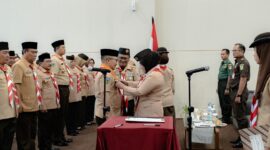Foto Bupati banggai Ir H.Amirudin.MM Saat di kukuhkan menjadi Mabicap Sekaligus melantik para Kwarcap 