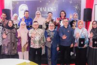 Foto Bersama Ibu Menteri PPPA-RI Arifah Fauzi,dan Bupati Ir H Amirudin.MM serta para Deputi dan Opd Provinsi sultemg dan pemda banggai