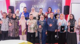 Foto Bersama Ibu Menteri PPPA-RI Arifah Fauzi,dan Bupati Ir H Amirudin.MM serta para Deputi dan Opd Provinsi sultemg dan pemda banggai