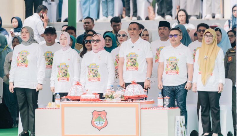 Foto Menteri PPPA Arifah Fauzi, Gubernur Sulteng Dr.H Anwar Hafid  , Bupati Banggai Ir H.Amirudin dan Ketua PKK danTP.PKK Banggai