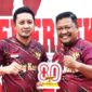 Bupati Tojo Una-una, Ilham Lwidu bersama Ramli Thalib usai kemenangan di Piala Kemerdekaan HUT RI.