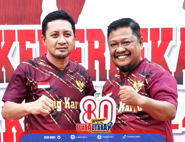 Bupati Tojo Una-una, Ilham Lwidu bersama Ramli Thalib usai kemenangan di Piala Kemerdekaan HUT RI.