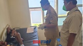 Foto Kepala Dinsos Banggai Rudi P Bulla Bersama Pekerja sosial langsung tangani warga terlantar menderita penyakit TB
