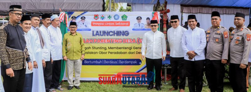 Foto Bupati Banggai Ir H.Amirudin.MM Bersama Kandepag Saat Meresmikan sekolah
