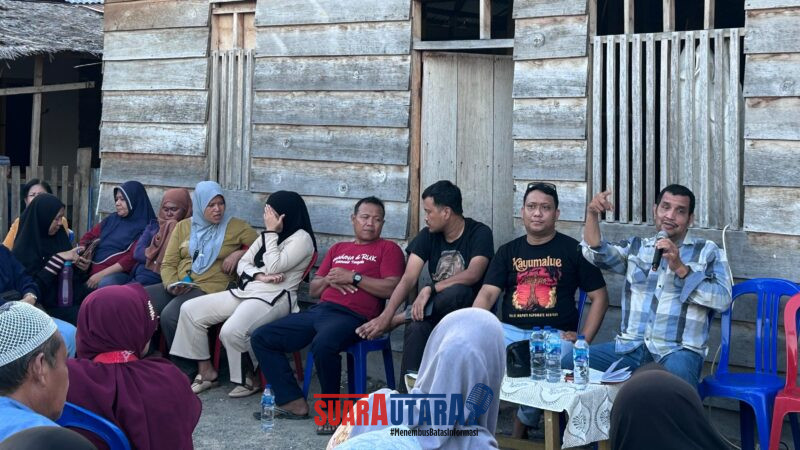 Foto Kasubag Lingkungan Hidup Biro Perekonomian Setda Provinsi Sulteng, Fadli Godal, bersamaTim Satgas PKA Suteng Turun ke lokasi Tanah di Tanjung Sari Kabupaten banggai
