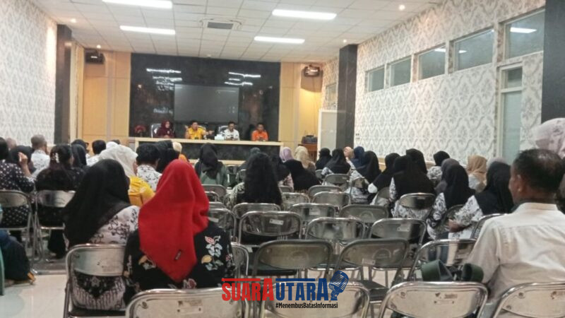 Foto Kadisdikbud BanggainSafrudin Hinelo
S.STP
M.Si di dampingi Para Kabid dan Kasubeg