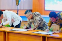 Foto Bupati Banggai Ir H.Amirudin.MM Lakukan penandatanganan Komitmen Bersama Pembangunan Meritokrasi Instansi di Kantor Badan Kepegawaian Negara (BKN) Republik Indonesia